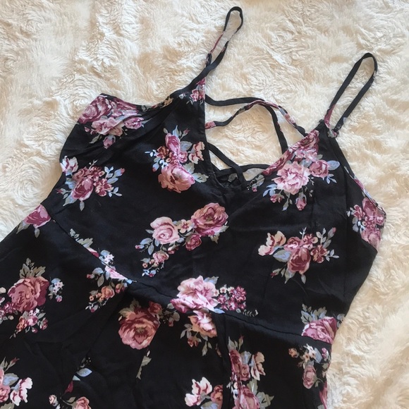 Floral Romper - Size M - Picture 6 of 6
